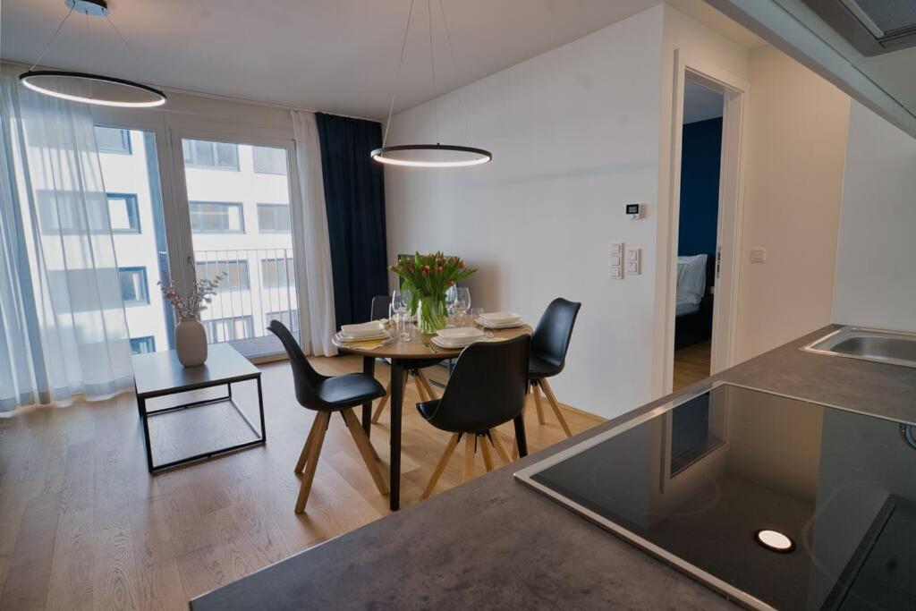 Modern Apartment Near Stadtpark Вена Экстерьер фото