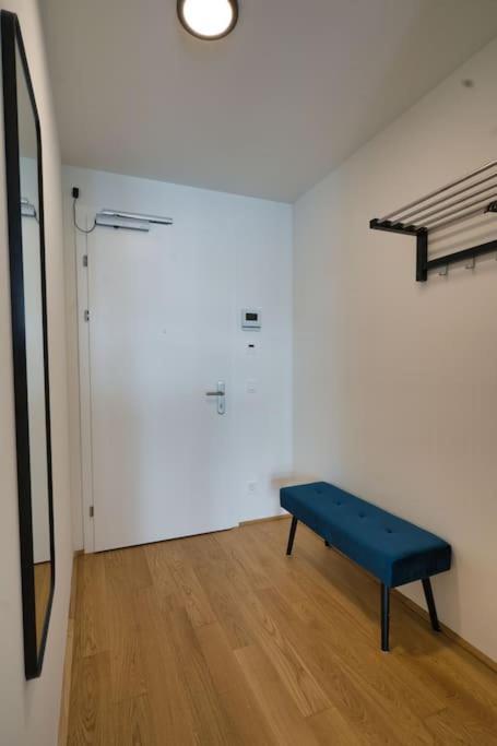 Modern Apartment Near Stadtpark Вена Экстерьер фото