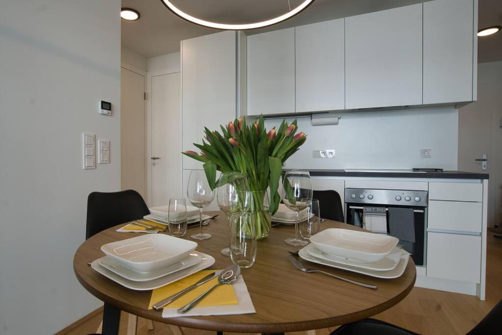 Modern Apartment Near Stadtpark Вена Экстерьер фото