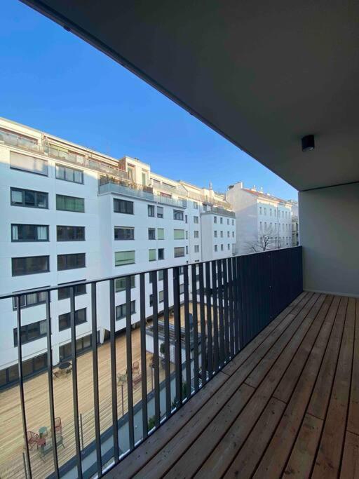 Modern Apartment Near Stadtpark Вена Экстерьер фото