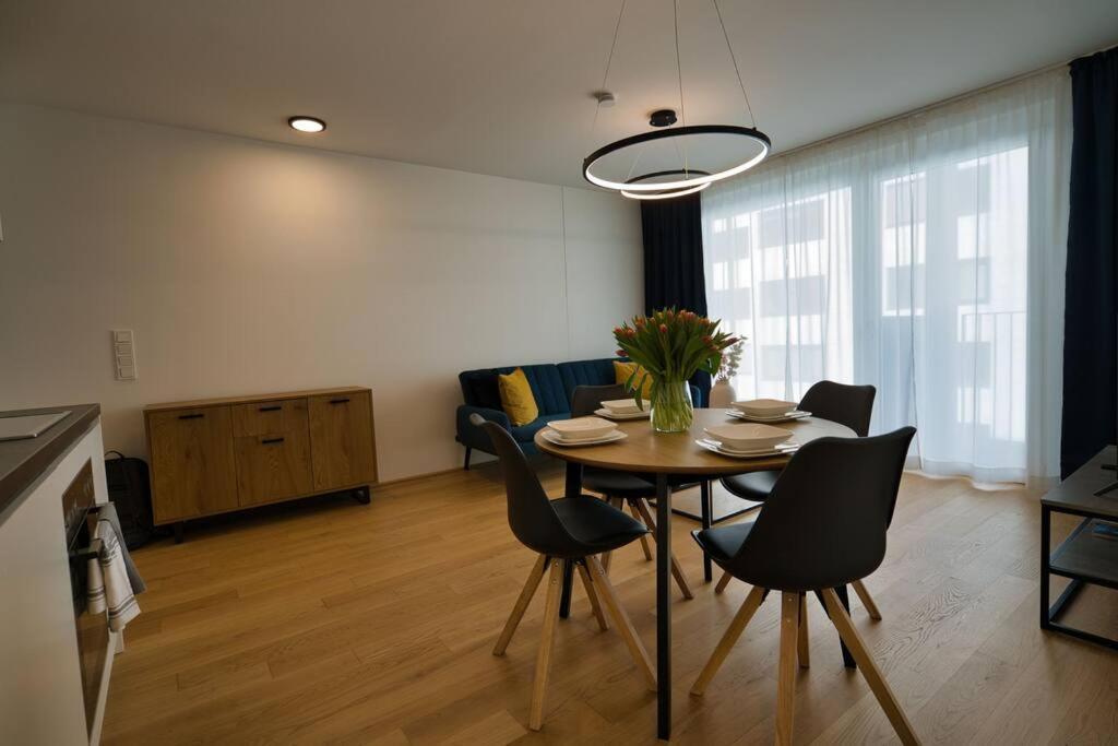Modern Apartment Near Stadtpark Вена Экстерьер фото